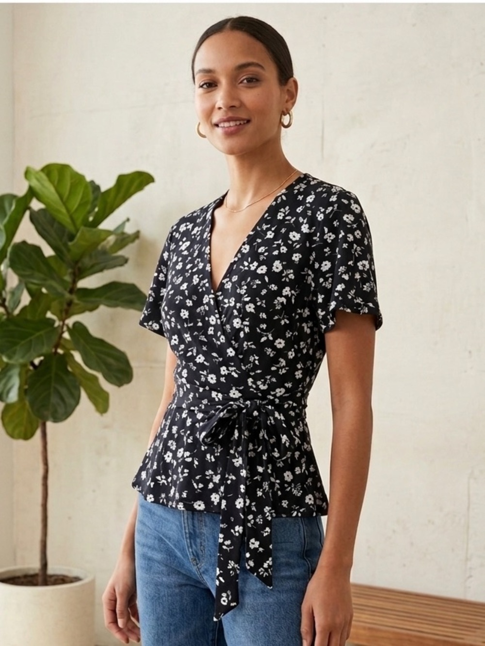ANN TAYLOR Floral Black wrap top - size XS
